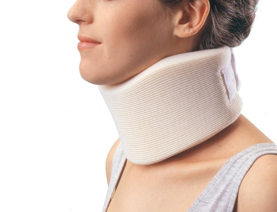 Collier cervical pour l'ostéochondrose